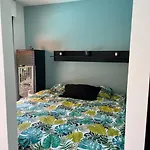Petit Deux Pieces Avec Piscine Διαμέρισμα *