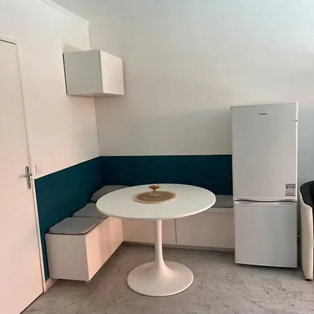 Petit Deux Pieces Avec Piscine Apartamento *