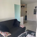 Petit Deux Pieces Avec Piscine *