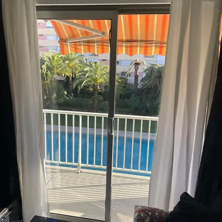Petit Deux Pieces Avec Piscine