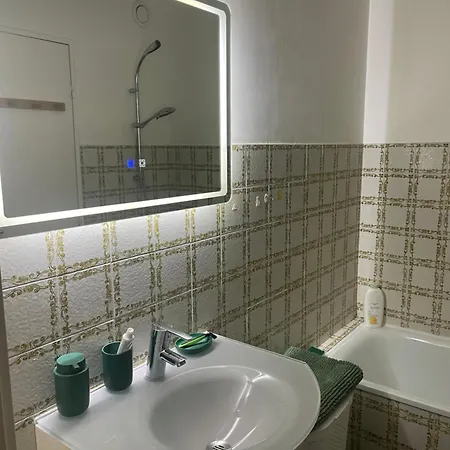 Apartamento Petit Deux Pieces Avec Piscine Vallauris