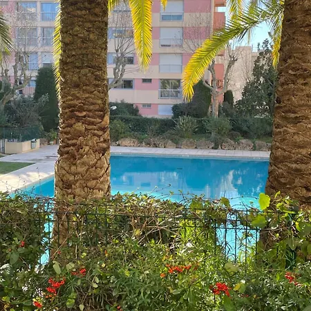 Petit Deux Pieces Avec Piscine
