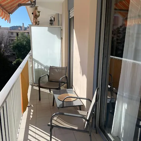 Petit Deux Pieces Avec Piscine Apartamento
